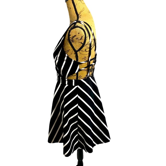 Privy Forever 21 Privately Privileged Black & White Strappy Mini Dress, Size L - Picture 3 of 10